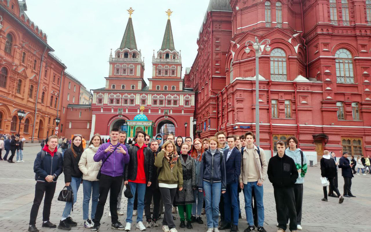 Студенты МАИ совершили экскурсию «Москва военная»
