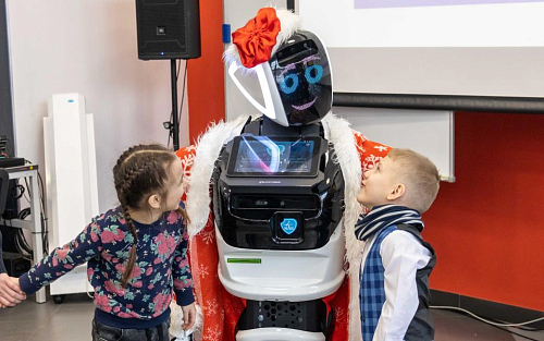 Детский технопарк МАИ провёл благотворительную ёлку