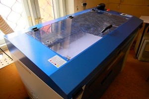 Лазерная гравировальная машина LaserPro Spirit GE SG30 с шумоизолирующим компрессором AirBag HP1