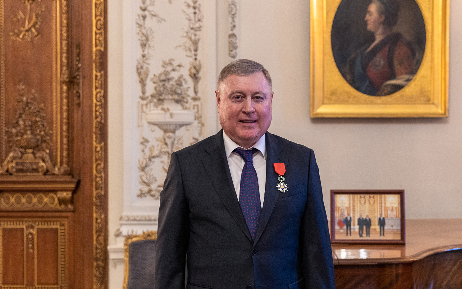 Выпускник МАИ, замглавы Роскосмоса награждён орденом Почётного легиона