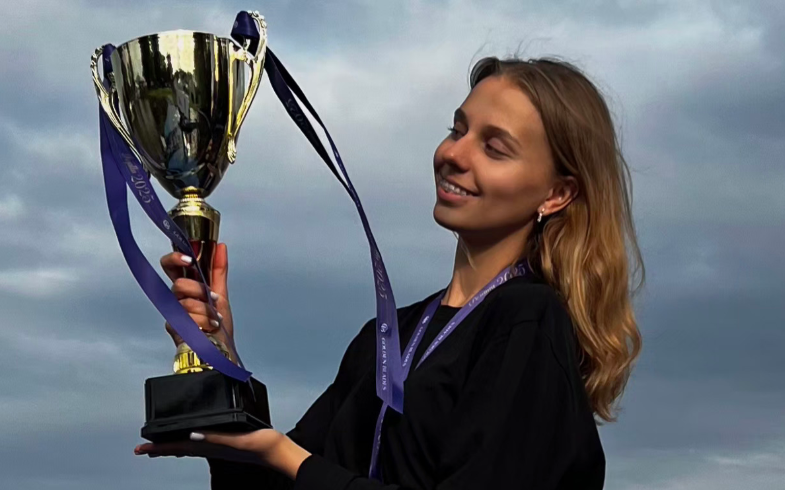 В лодку и за самоваром: студентка МАИ о роли рулевого в сборной по гребле и душевном трофее сезона