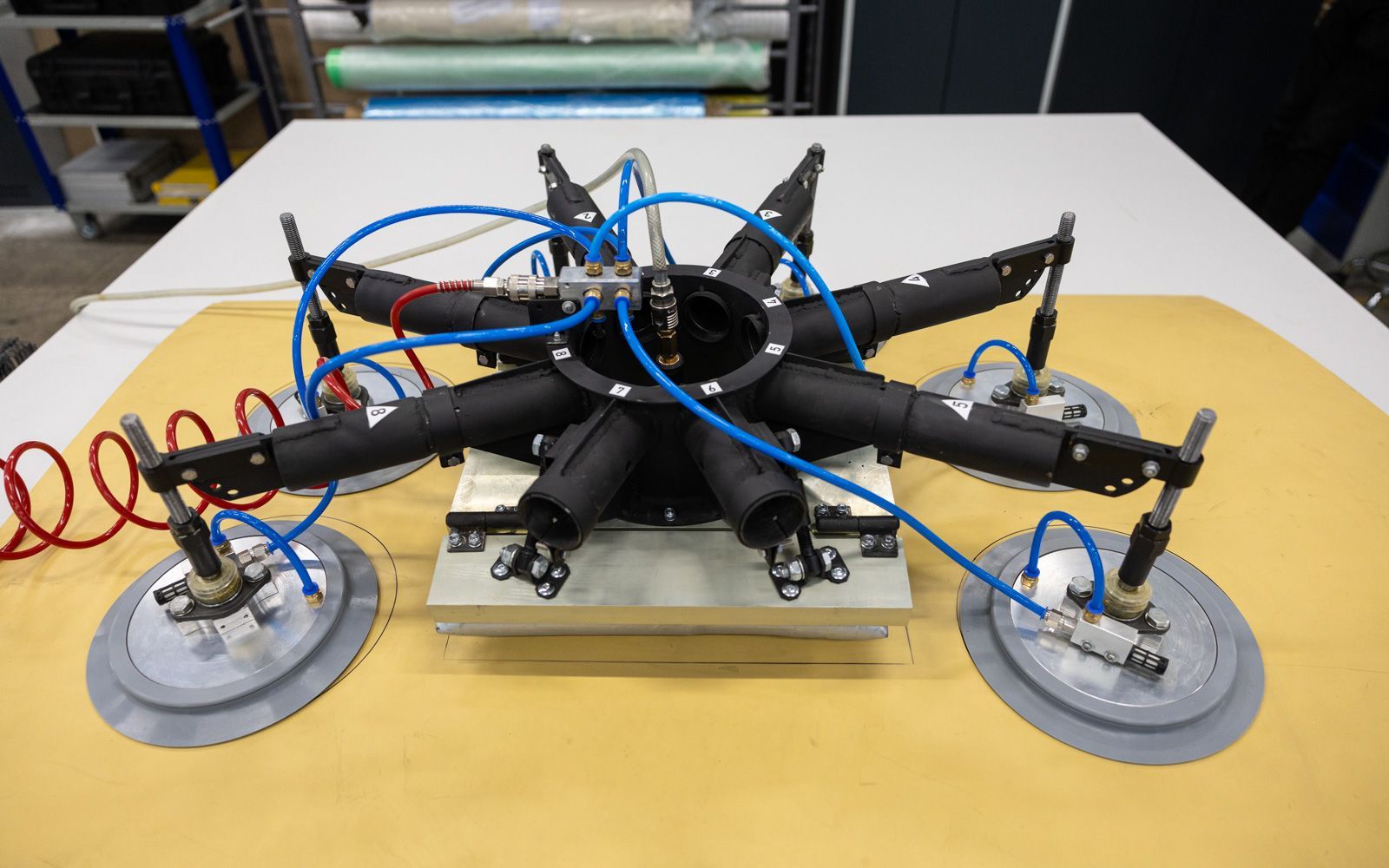 В МАИ разработали устройство для ремонта авиационных конструкций из композитов без демонтажа