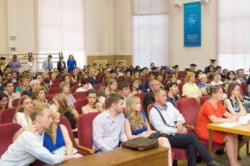 Вручение дипломов на факультете Иностранных языков
