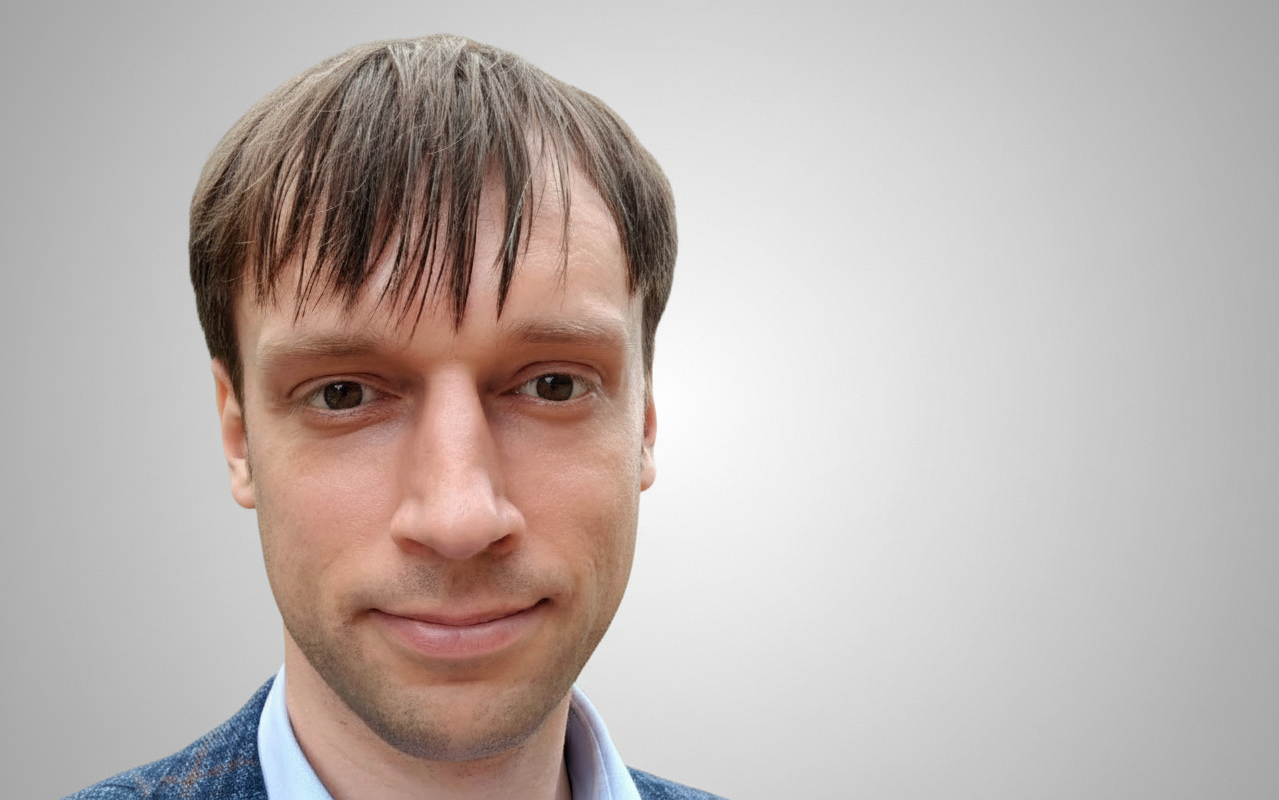 «Робот — это железо, и ведёт оно себя не так, как в учебнике»: технический директор CRP automation обучает инженеров МАИ на реальном производстве