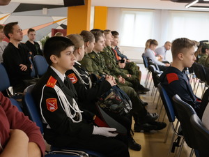  Московские школьники посетили мастер-класс учебного военного центра МАИ