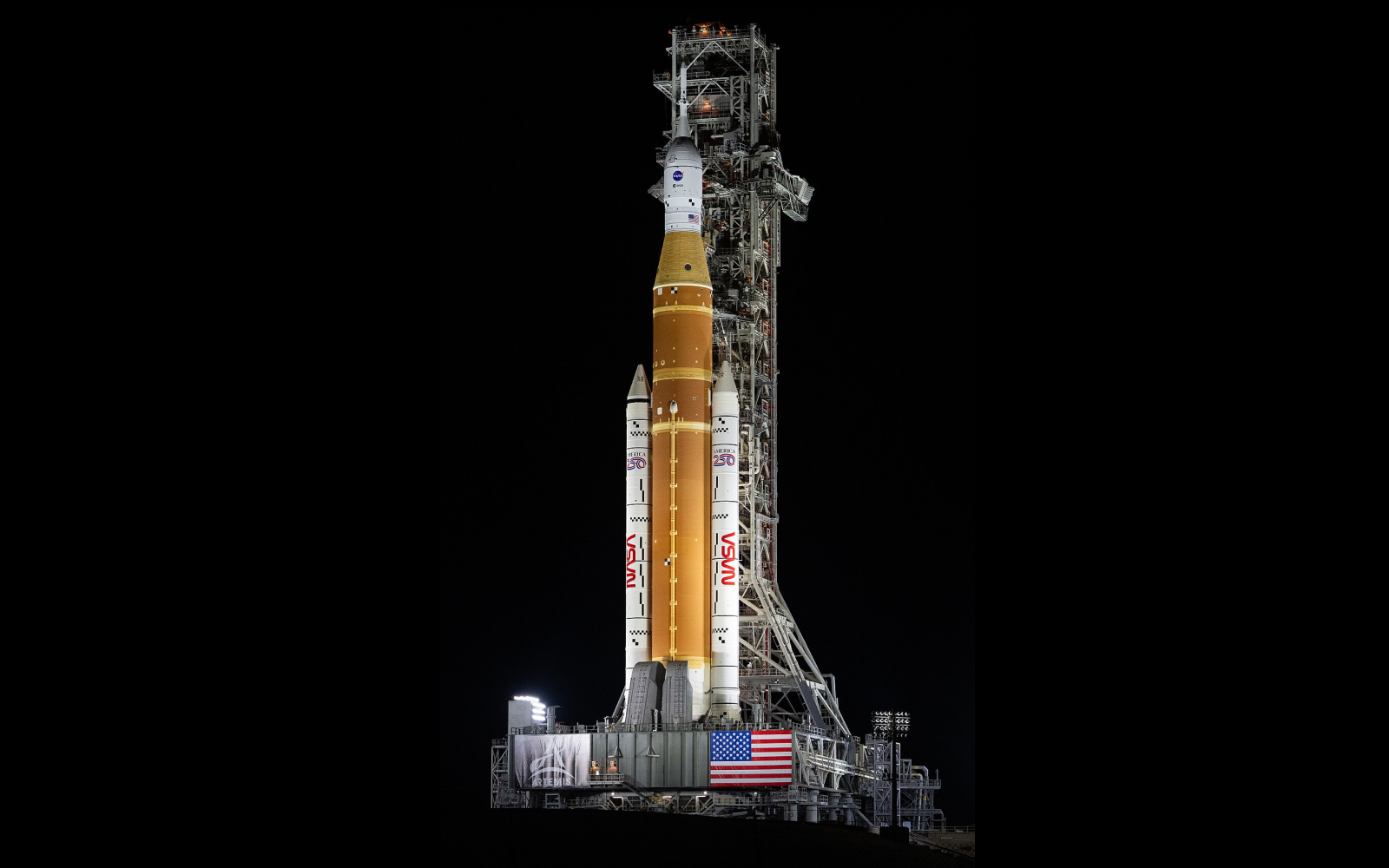 Запуск отложен, программа продолжается: что означает перенос миссии Artemis II к Луне