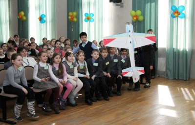 МАИ провёл Авиамодельный фестиваль в школе № 1285