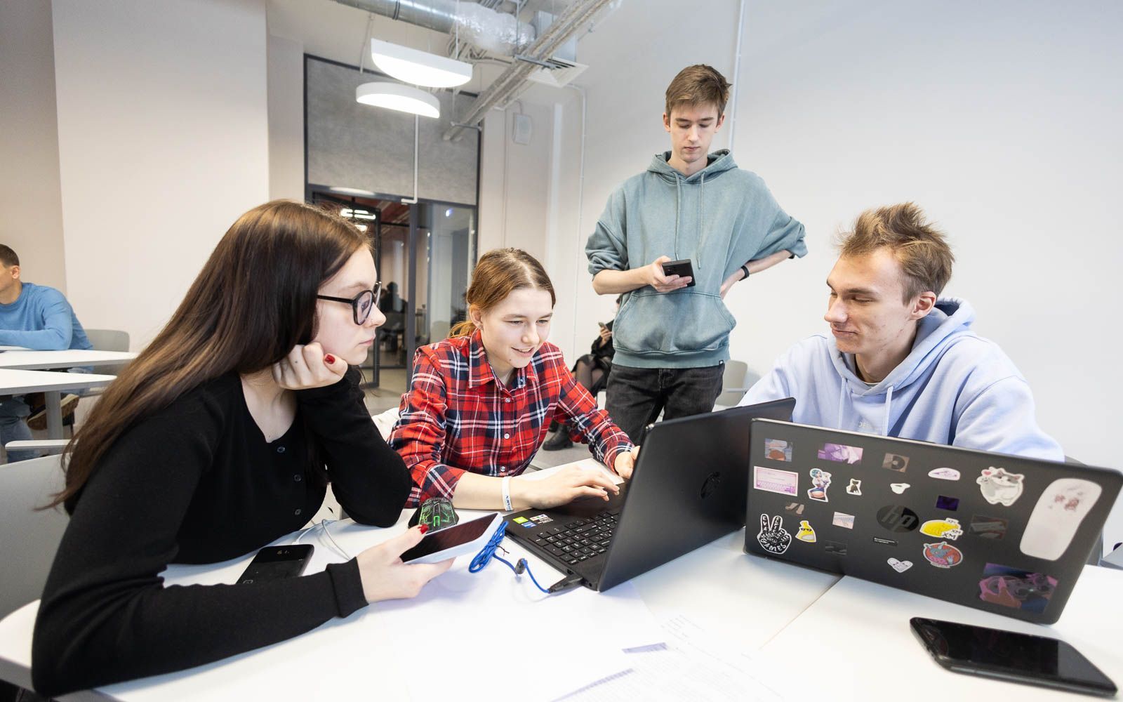 Пропеллер, бизнес-разведка и помощь медикам: авторы первых ВКР-стартапов в МАИ рассказали о своих проектах