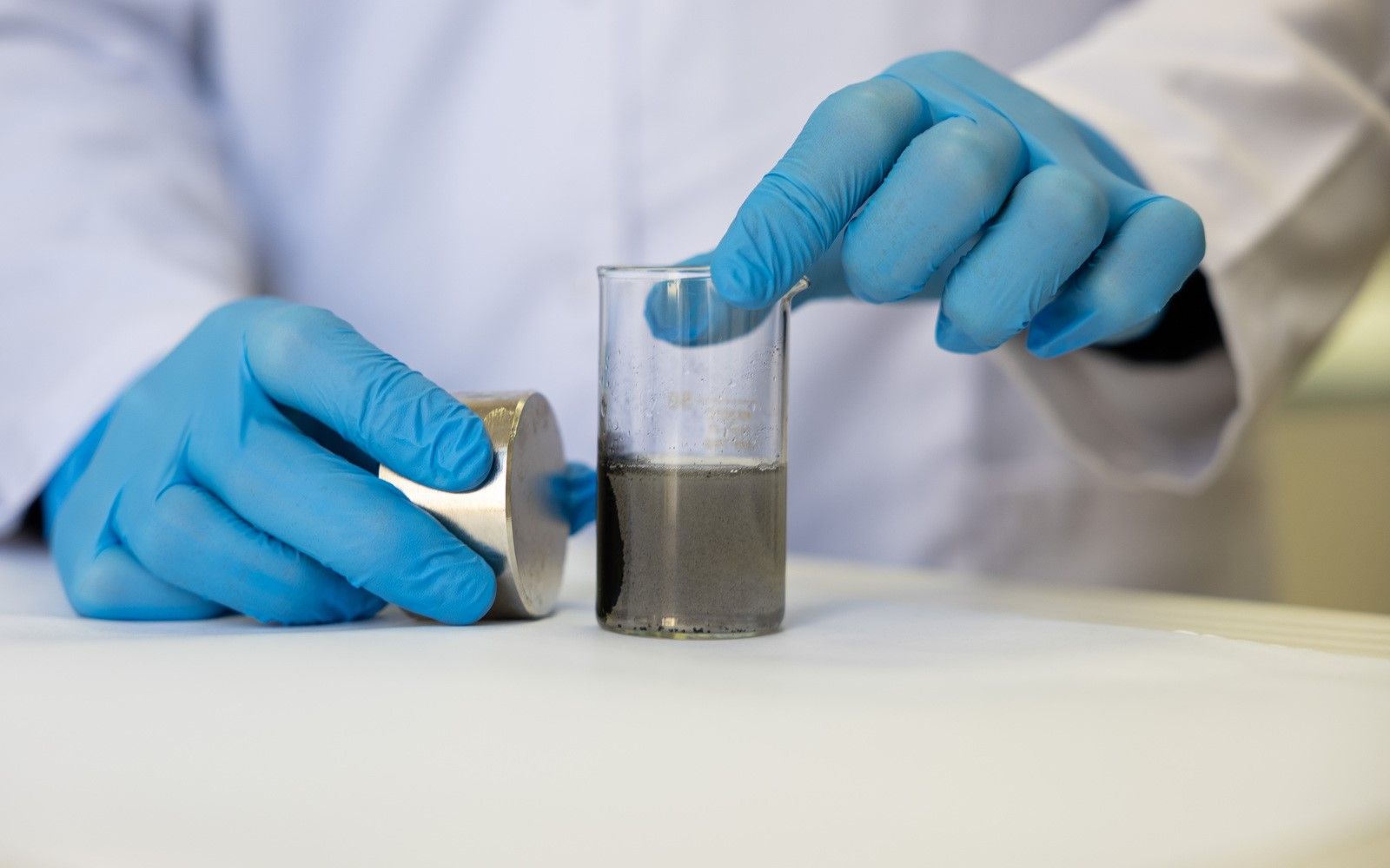 В МАИ разработали и испытали «умные» наноконтейнеры для адресной доставки лекарств в организм