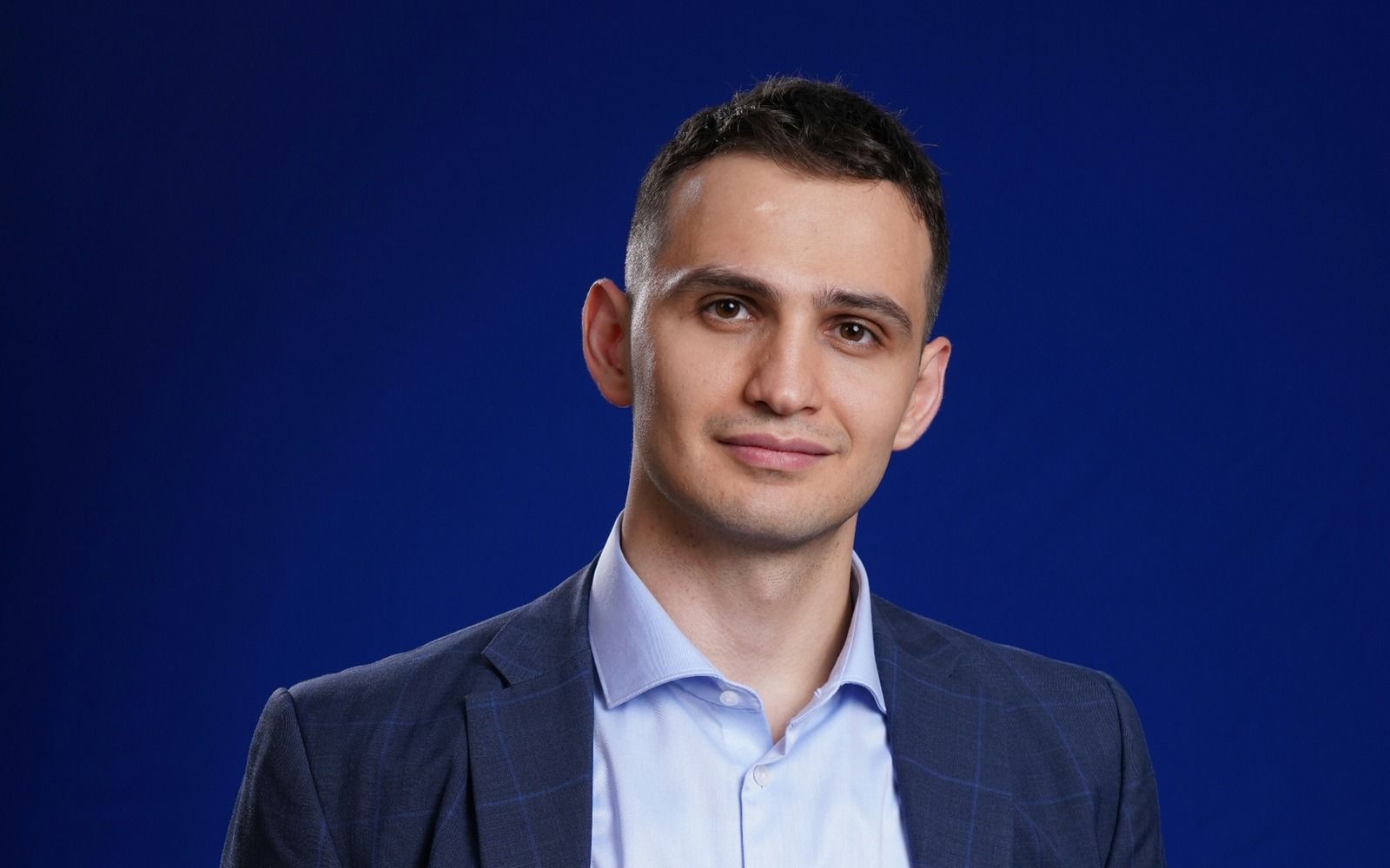 «Главное — верить в себя»: преподаватель МАИ Георгий Гогаев о научном взлёте и любви к авиационным двигателям