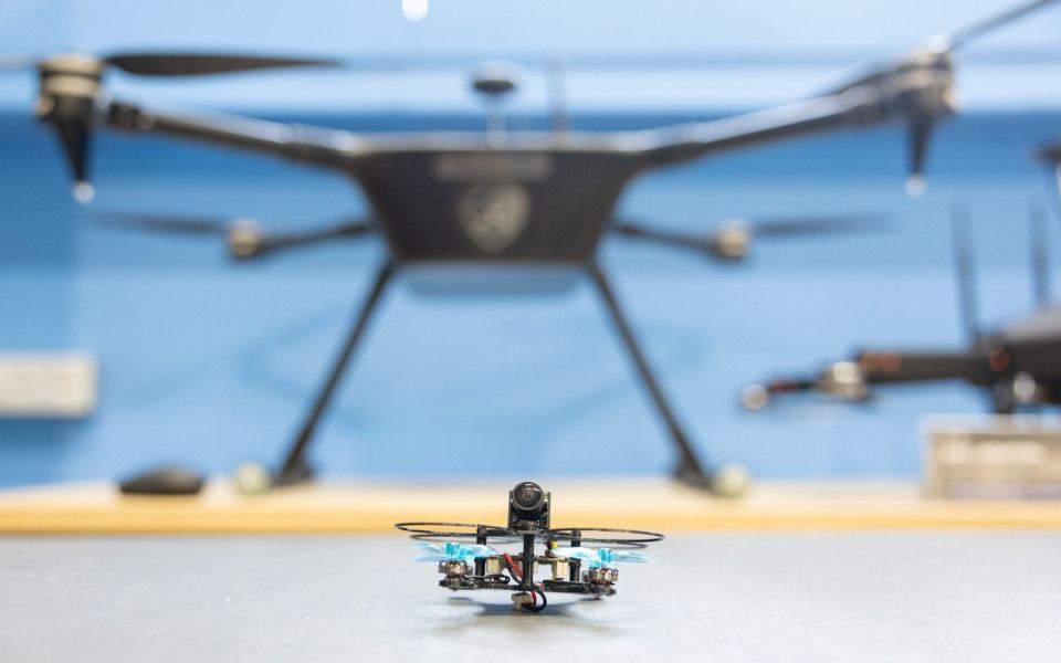 В МАИ создали первый отечественный миниатюрный гоночный дрон
