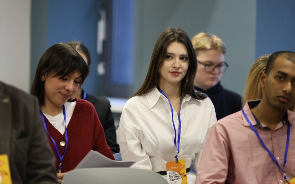 На земле, в воде и в космосе: на всероссийской конференции в МАИ обсудили технологии беспилотного будущего