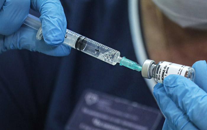 Вакцинация от коронавируса: как работает и где пройти