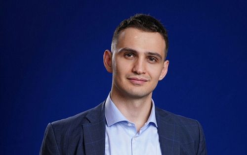 «Главное — верить в себя»: преподаватель МАИ Георгий Гогаев о научном взлёте и любви к авиационным двигателям