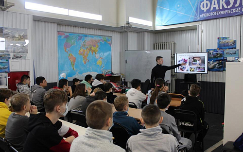 «Кадетский класс в московской школе» в МАИ