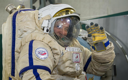 Выпускники МАИ допущены к работе в открытом космосе