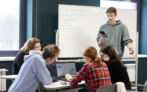 От помощника в ботанике до грузового дирижабля: какие проекты создают в акселераторе стартап-экосистемы МАИ