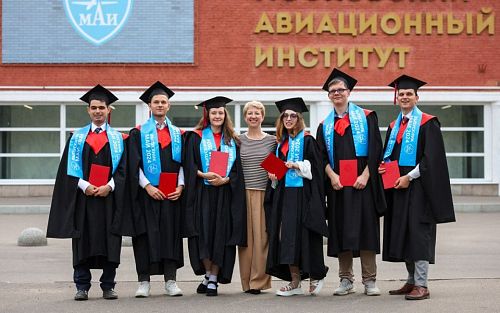 Первые выпускники Передовой инженерной школы МАИ получили красные дипломы