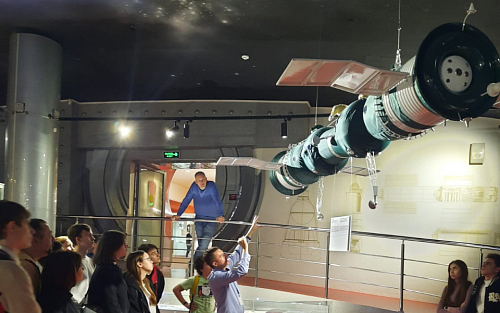 Студенты МАИ посетили музей космонавтики
