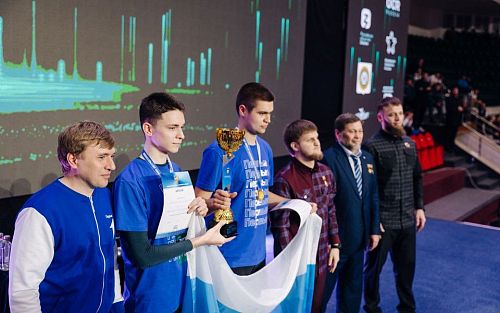 Маёвцы стали победителями гонки дронов на фестивале «Техноспорт Первых»