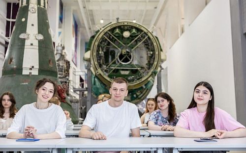 Космические аппараты будущего и проекты для РОС: как студенты МАИ осваивают перспективные технологии