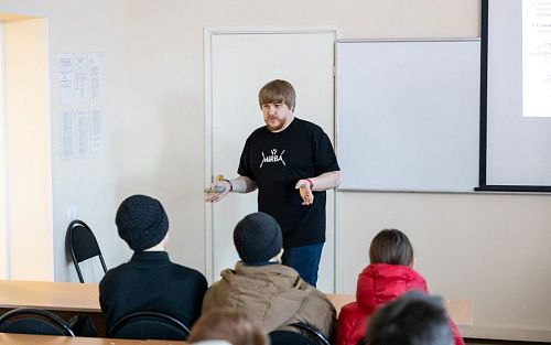 В МАИ состоялась интерактивная лекция «Инженер по прочности 3 в 1: математик, физик, программист». 