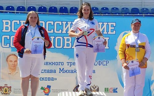 Преподаватель МАИ взяла золото всероссийских соревнований по стрельбе из лука