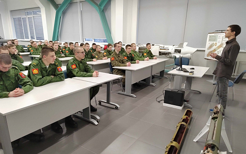 В МАИ состоялась встреча кадет с представителем АО «КТРВ»